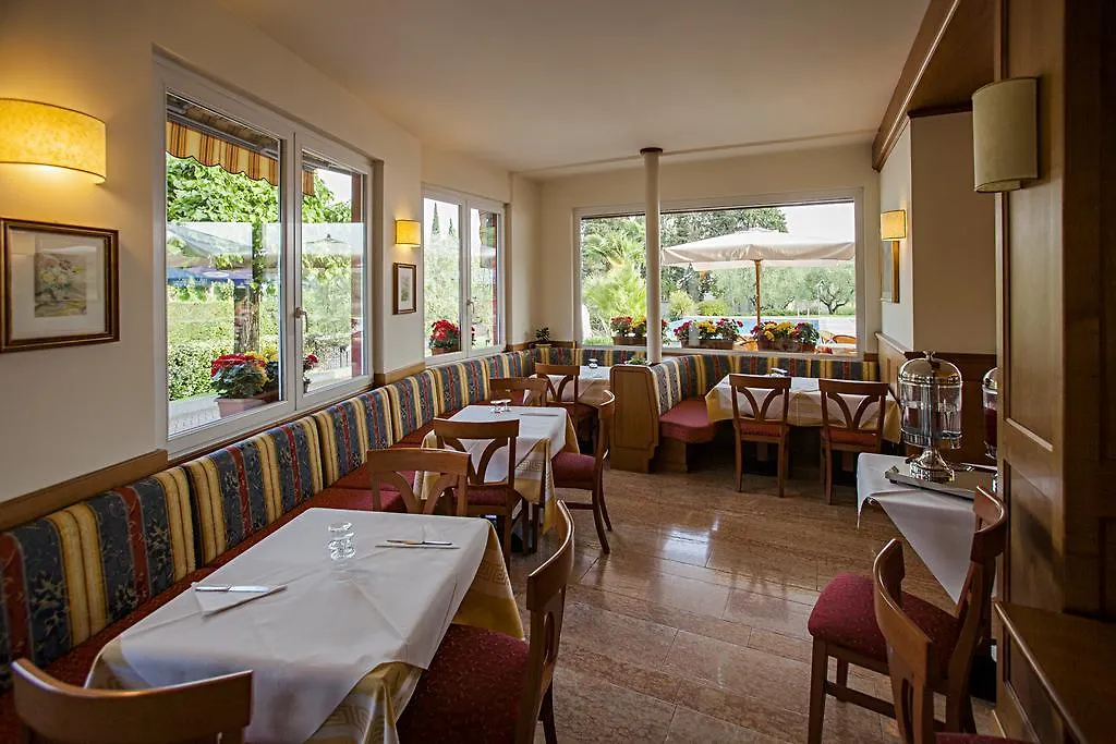 Hotel San Vito Bardolino 3*,  Italy